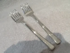 Fourchette à servir le poisson métal argenté orfèvre Christofle concorde