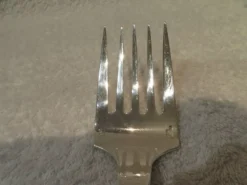 Fourchette à servir le poisson métal argenté orfèvre Christofle concorde