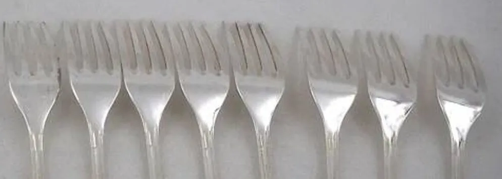 8 fourchettes et 6 couteaux de table Christofle Hotel