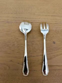 Fourchettes et cuillers à dessert dorées vintage