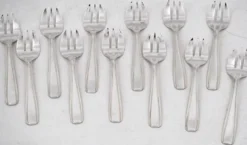 12 fourchettes à huitres Art Déco Ercuis en métal argenté