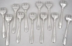 12 fourchettes à huitres Art Déco Ercuis en métal argenté
