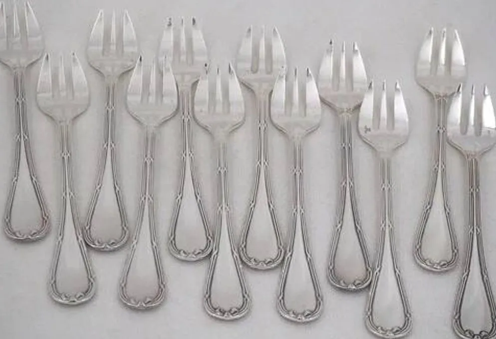 12 fourchettes à huitres en métal argenté Christofle Rubans