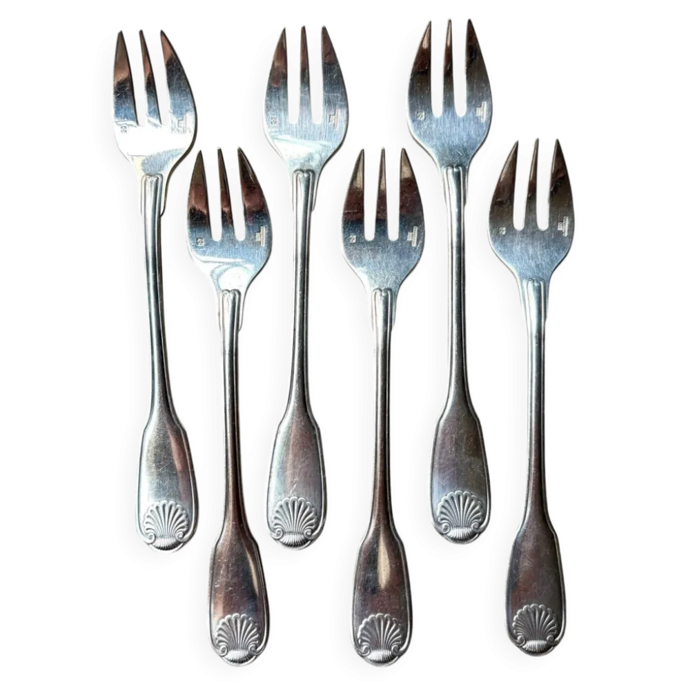 6 fourchettes à huître Christofle en métal argenté, décor coquille
