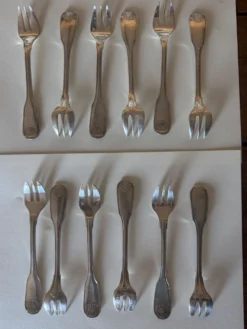 12 fourchettes à huîtres Christofle, modèle Vendome