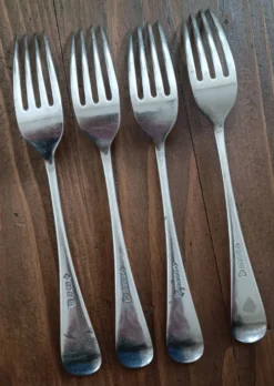 4 fourchettes monogramme M