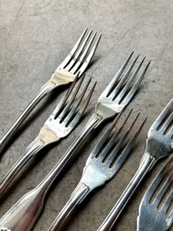 6 fourchettes à poisson Christofle en métal argenté, décor coquille