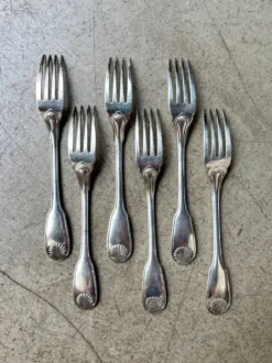 6 fourchettes à poisson Christofle en métal argenté, décor coquille