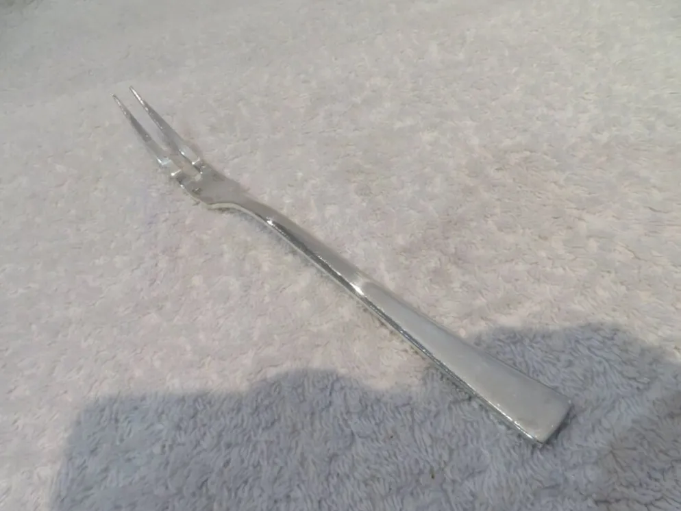 Fourchette à viande froide métal argenté orfèvre Christofle Concorde
