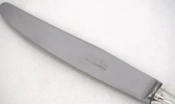 François Frionnet, 12 couteaux de table en métal argenté, filet simple, Albi.