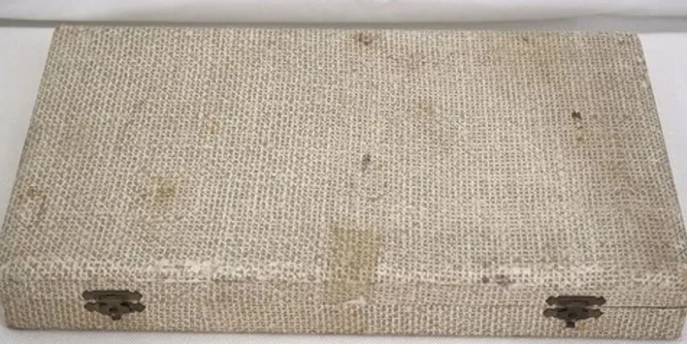 François Frionnet, 12 couteaux de table en métal argenté, filet simple, Albi.