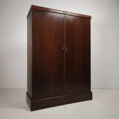 Garde-robe pour homme Compactom des années 1930, modèle n° 702 en chêne brun.