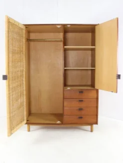 Garde-robe Sebastian Muggenthaler - teck et osier - design rare du milieu du siècle