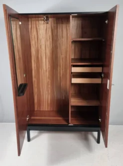 Garde-robe vintage en hêtre, années 1970