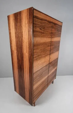 Garde-robe vintage en noyer, années 1970