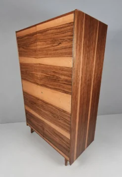 Garde-robe vintage en noyer, années 1970