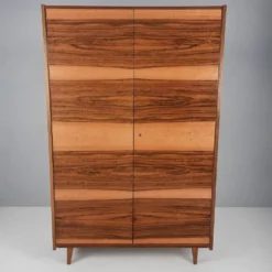 Garde-robe vintage en noyer, années 1970