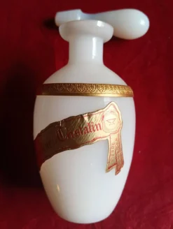 Garniture de toilette vintage opaline blanche et dorure - pierre schneider