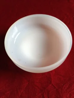 Garniture de toilette vintage opaline blanche et dorure - pierre schneider