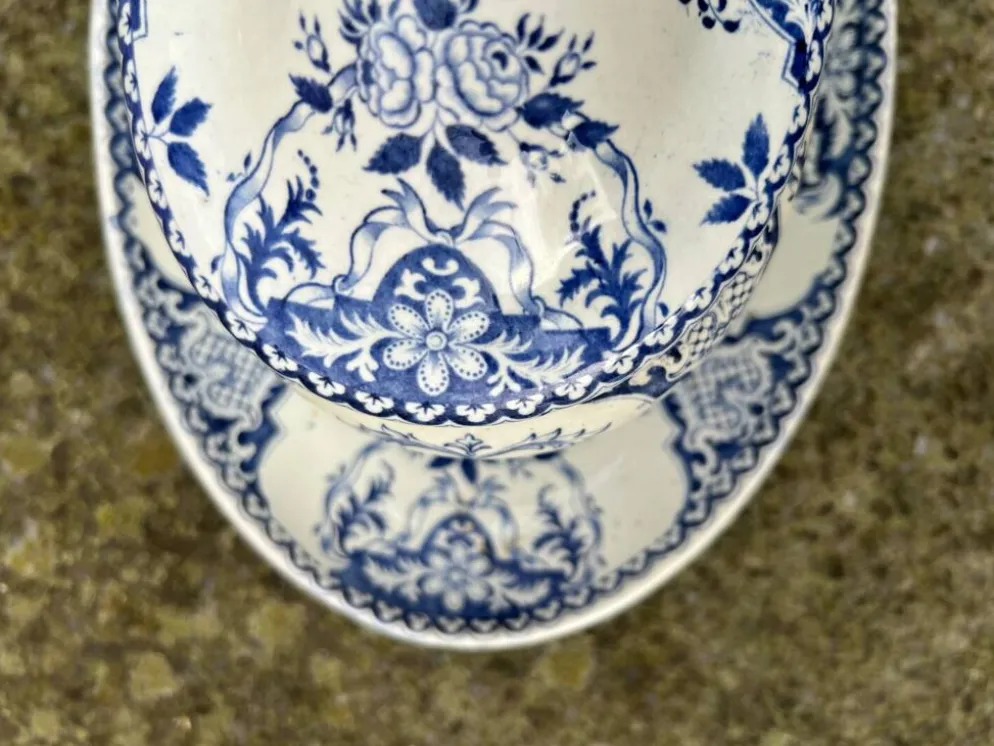 Gien - saucière couverte