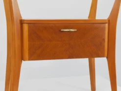 Gio Ponti Table de chevet en érable et noyer, La Permanente Mobili Cantù, années 1940