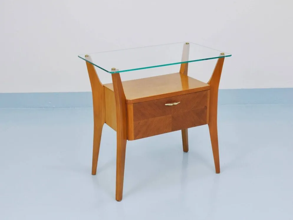 Gio Ponti Table de chevet en érable et noyer, La Permanente Mobili Cantù, années 1940