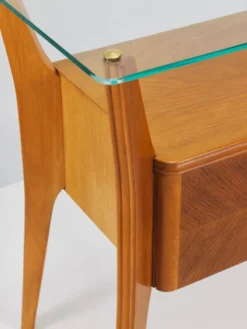 Gio Ponti Table de chevet en érable et noyer, La Permanente Mobili Cantù, années 1940