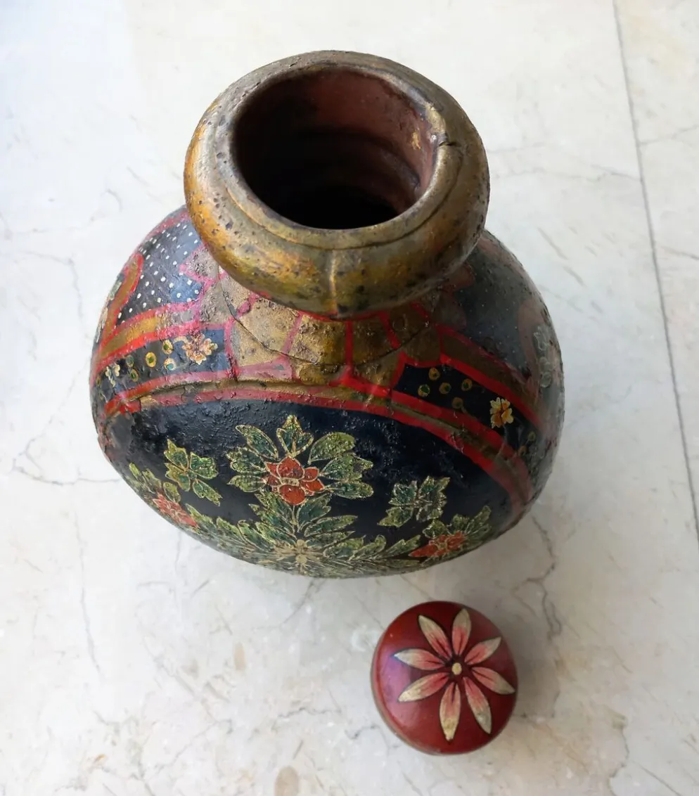 Gourde indienne en métal peinte à la main