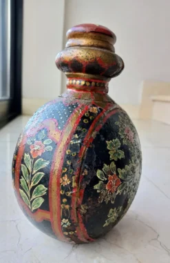Gourde indienne en métal peinte à la main