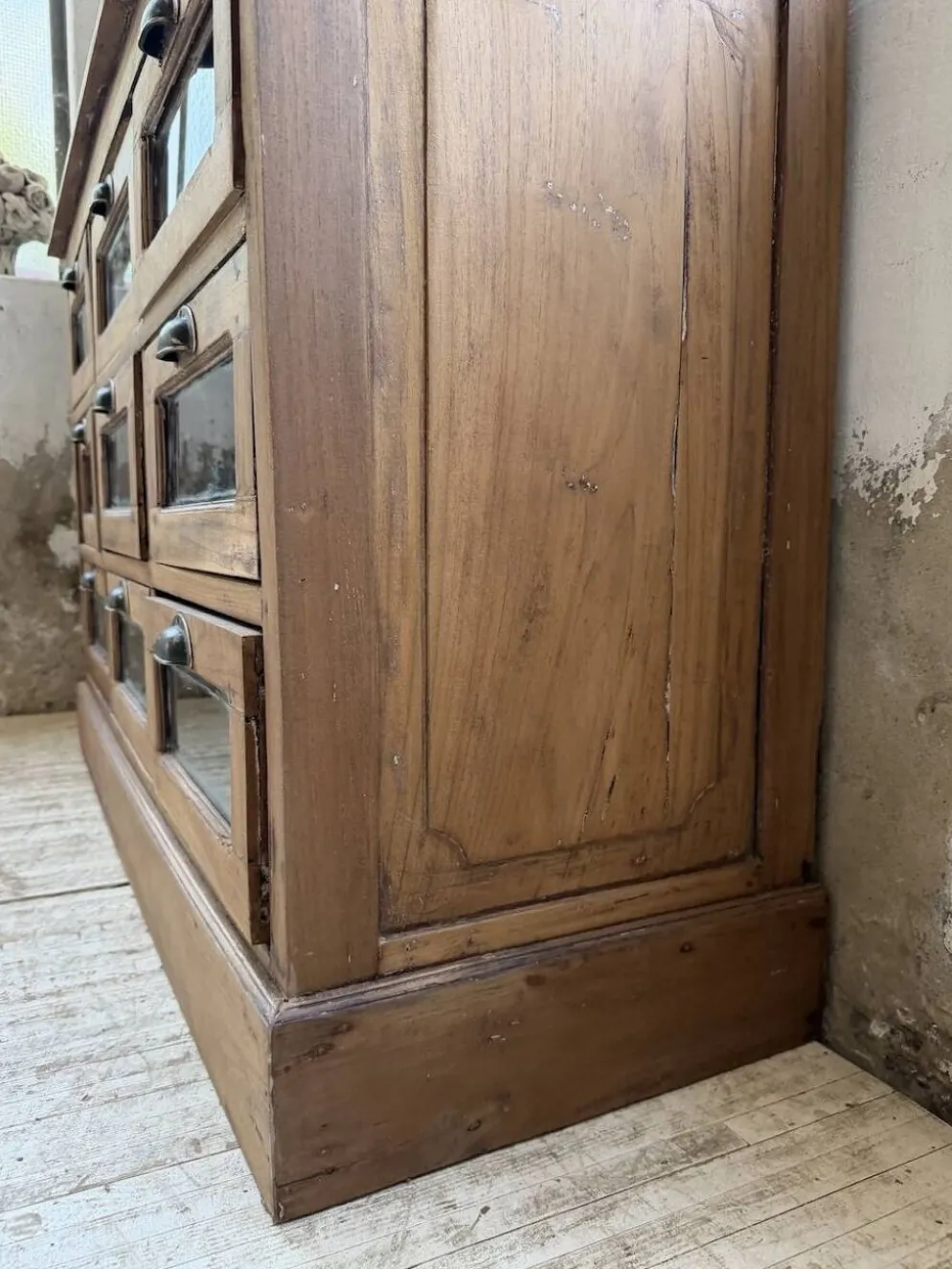 Grainetier meuble de métier en noyer 1950