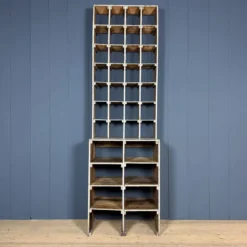 Grand ancien cabinet à casiers en bois d'atelier industriel