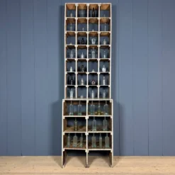 Grand ancien cabinet à casiers en bois d'atelier industriel