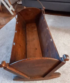 Grand berceau ancien en bois