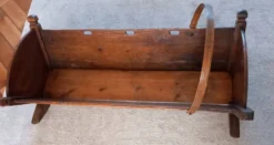 Grand berceau ancien en bois