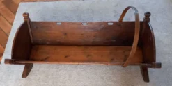Grand berceau ancien en bois
