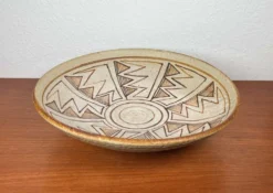 Grand bol en céramique de studio danois de style mid-century moderne de Kirsten Winther Johannsen, années 1960.