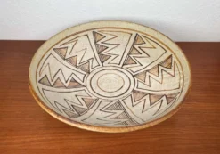 Grand bol en céramique de studio danois de style mid-century moderne de Kirsten Winther Johannsen, années 1960.