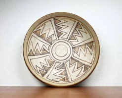 Grand bol en céramique de studio danois de style mid-century moderne de Kirsten Winther Johannsen, années 1960.