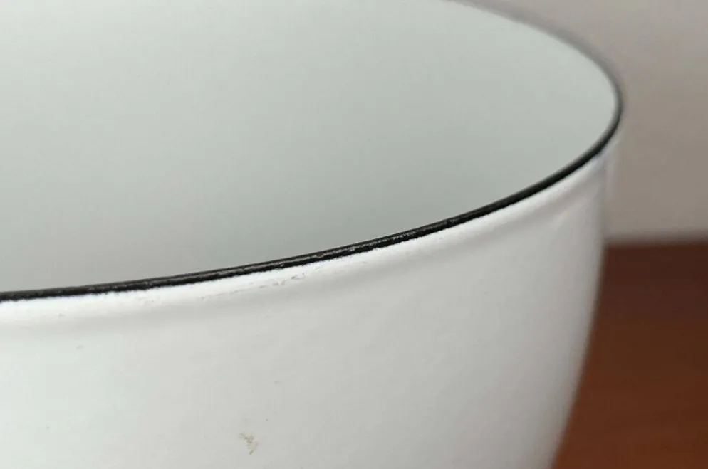 Grand bol en émail blanc danois de style mid-century moderne, années 1960