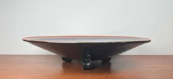 Grand bol tripod en céramique Art Déco allemand de Karlsruher Majolika, années 1940.