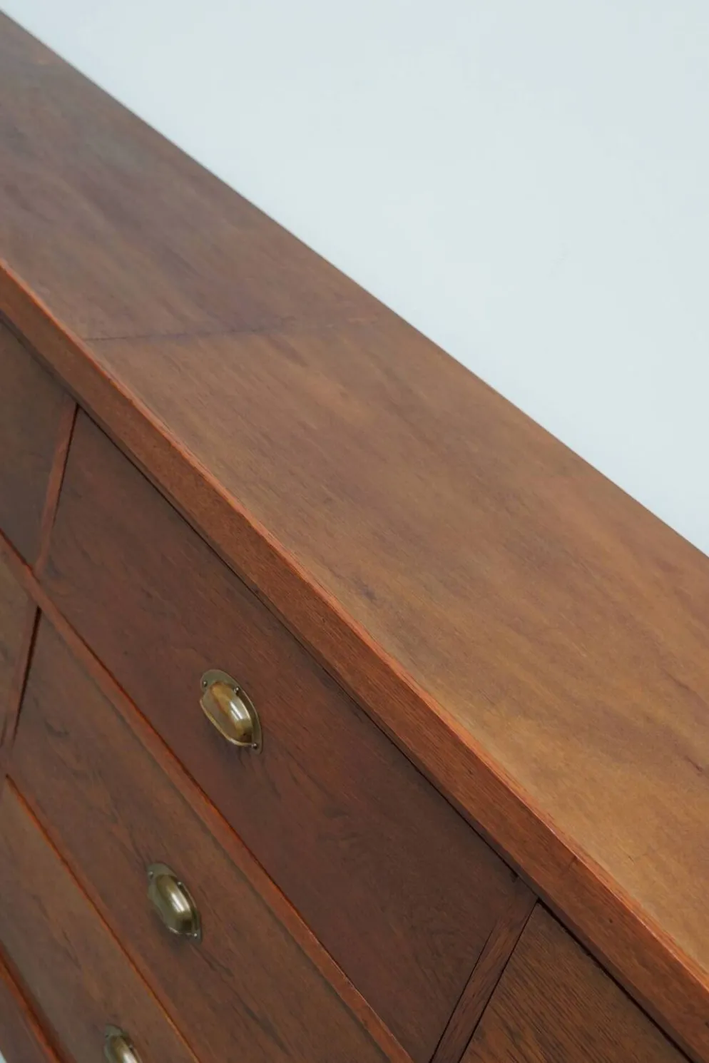Grand buffet/armoire de magasin Art déco vintage en chêne hollandais, années 1930