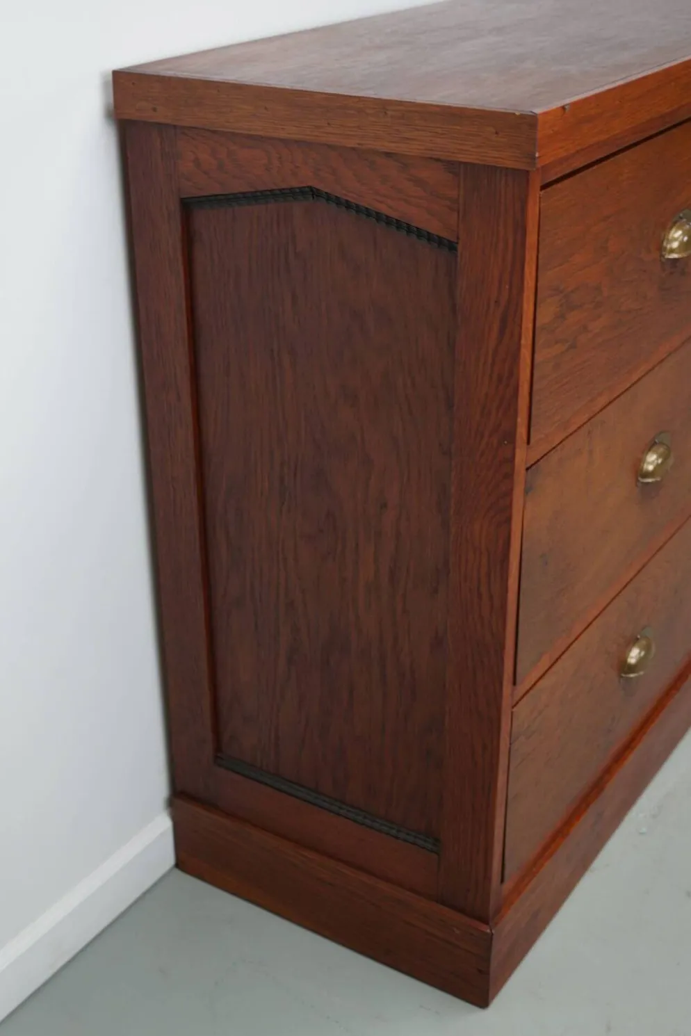Grand buffet/armoire de magasin Art déco vintage en chêne hollandais, années 1930