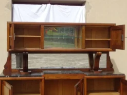 Grand buffet 2 corps en noyer et marbre