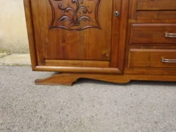 Grand buffet 2 corps en noyer et marbre