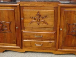 Grand buffet 2 corps en noyer et marbre