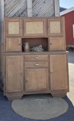 Grand buffet 2 corps / vaisselier en chêne brut et cannage