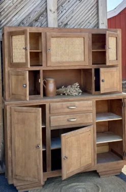 Grand buffet 2 corps / vaisselier en chêne brut et cannage