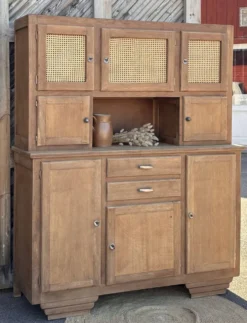 Grand buffet 2 corps / vaisselier en chêne brut et cannage