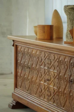 Grand buffet danois moderne en chêne sculpté, signé Max A. Rasmussen, Danemark, années 1940