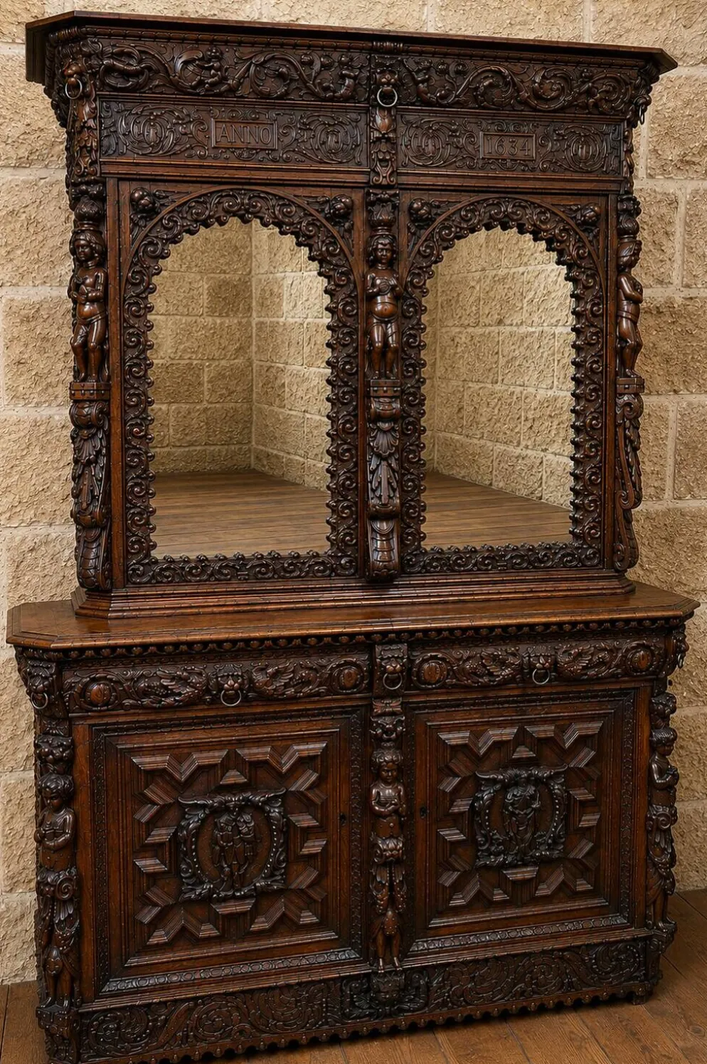 Grand buffet deux-corps style renaissance richement sculpté – « anno 1634 »